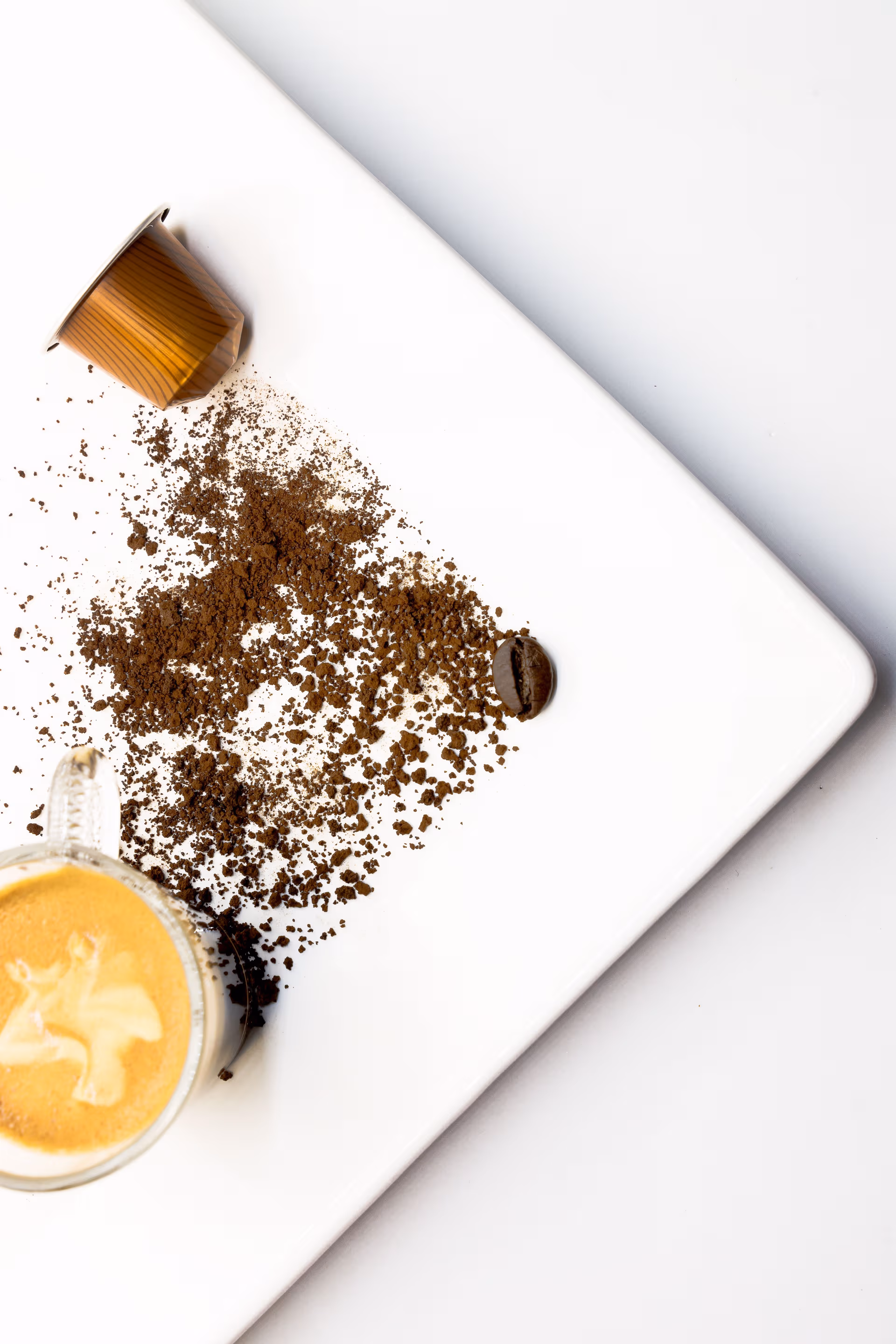 tasse de café et capsule